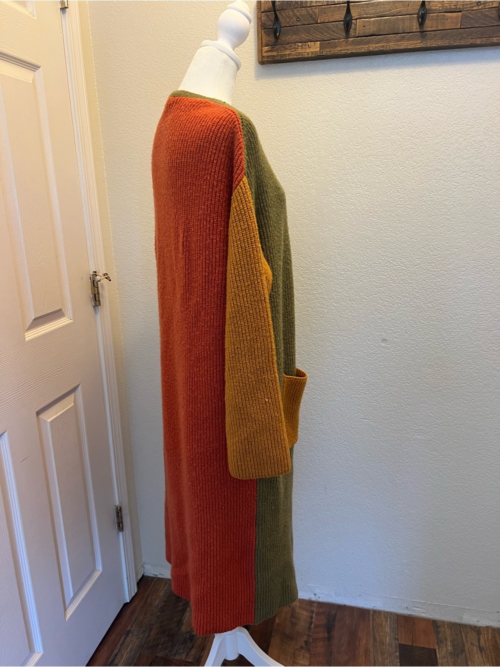 Long Open-Front Olive & Mustard Colorblock Cardigan - Picture 4 of 7